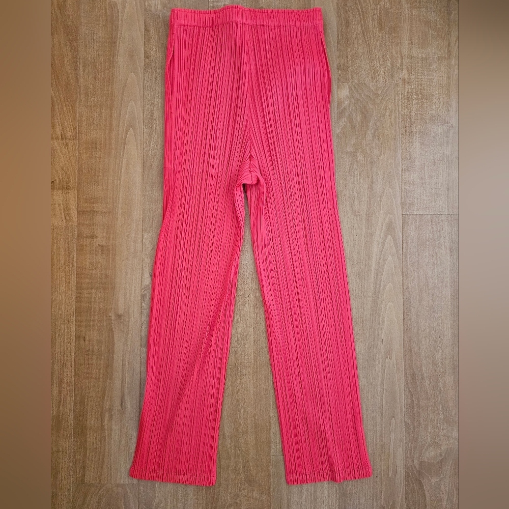 Issey Miyake Pleats Please Pants Coral Red. Designer Size 2